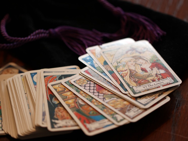 How To Start a Tarot Reading Business Online? 5 Things You Need
