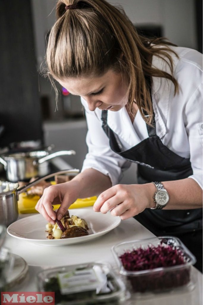 How do you become a private chef in UK?