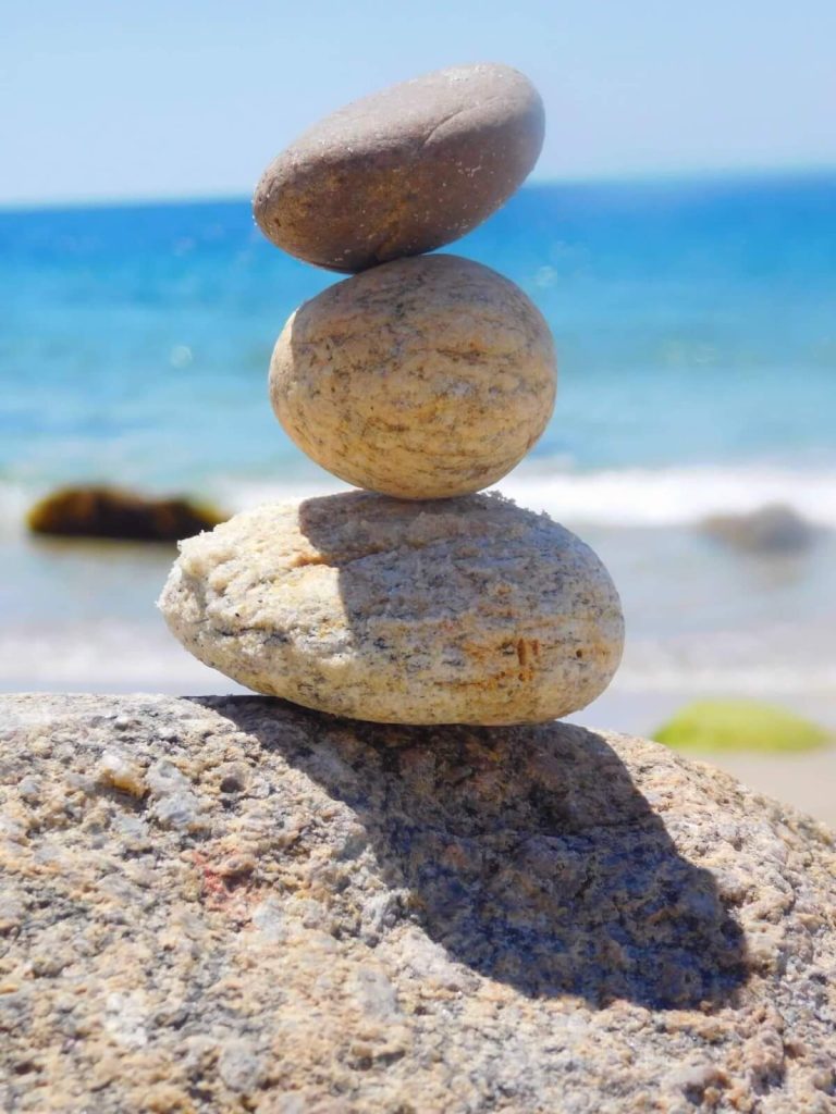 How to Pose: 7 Simple Ways to Look Better in Photos
