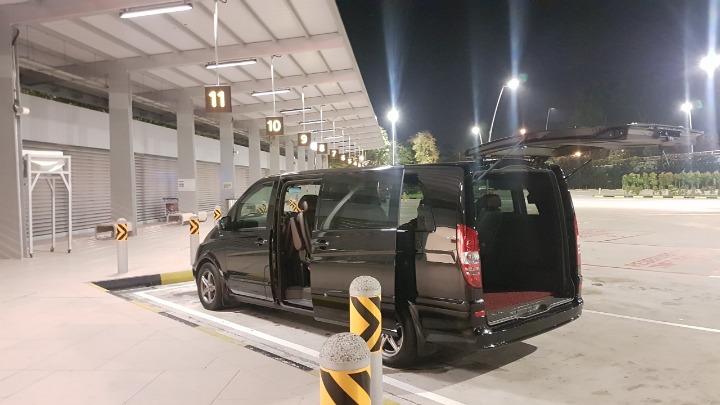 Welcome to the Ultimate MaxiCab Singapore Experience